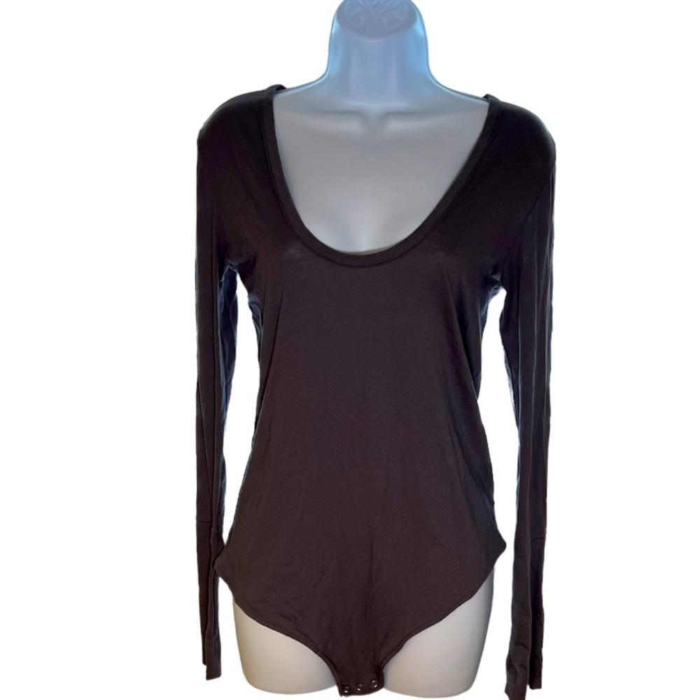 FREE PEOPLE Bodysuit in Sugar Maple with Scoop Neck and Long Sleeves Size Large 